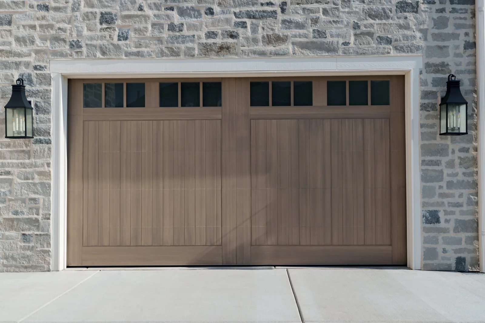 Vidor Shoreline garage door